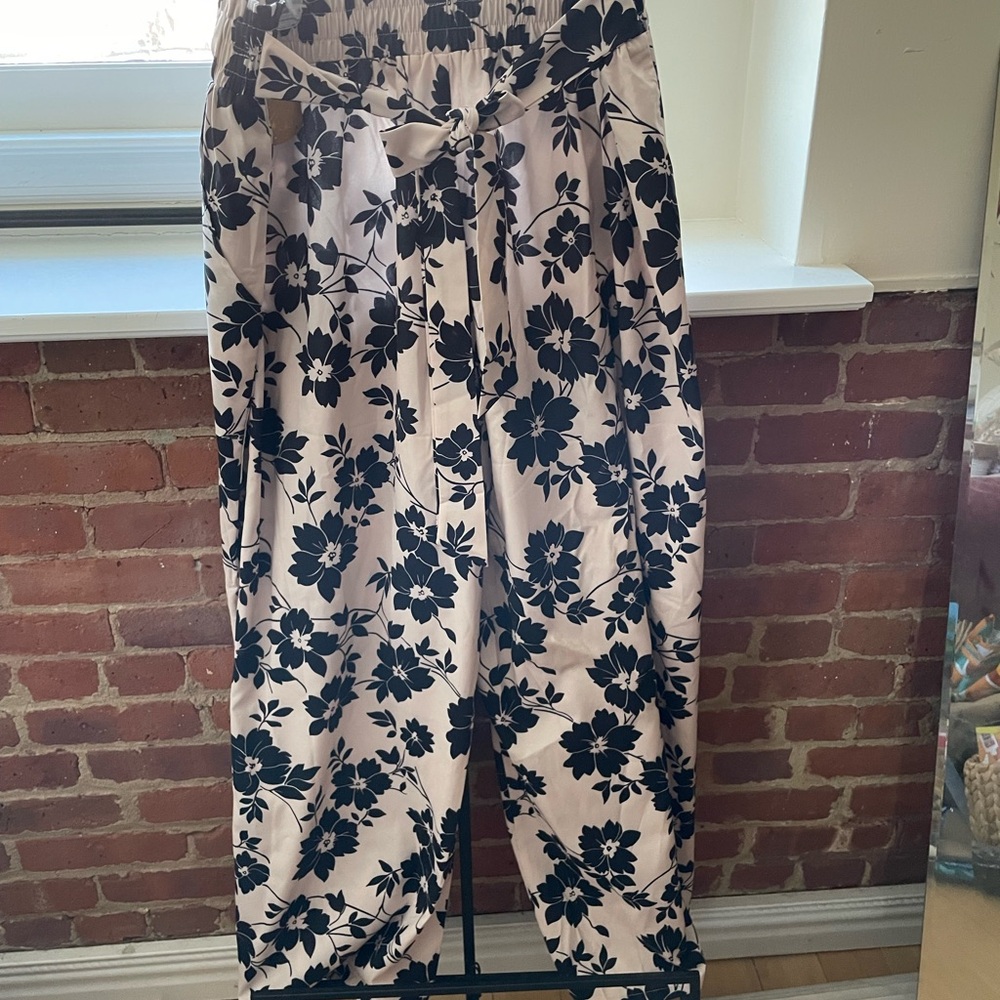 CUEPLY Beige and black floral palazzo pants